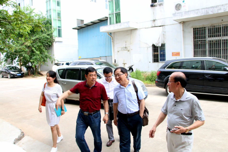 建筑金屬結(jié)構(gòu)協(xié)會領(lǐng)導(dǎo)到我司參觀考察